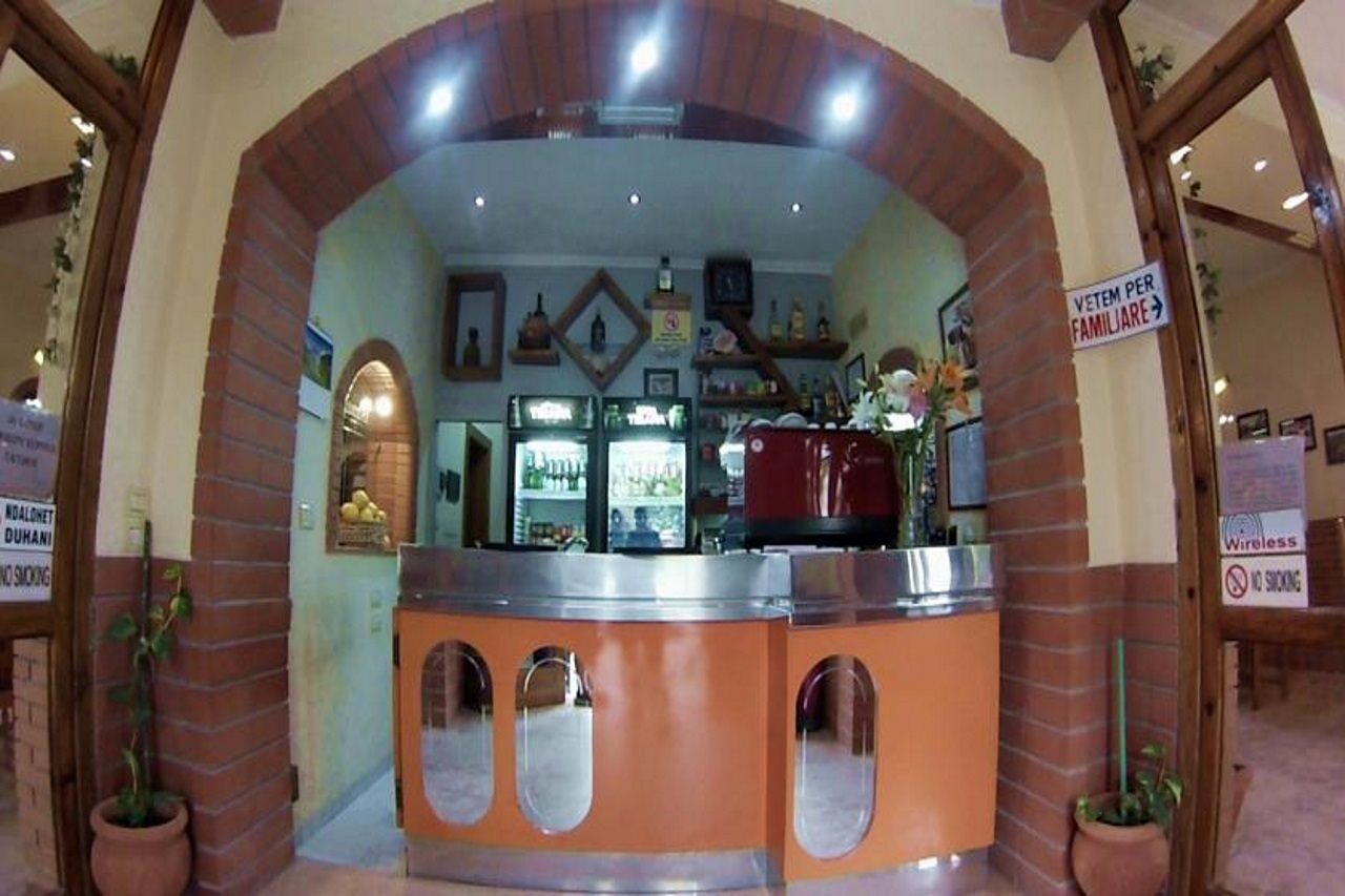 Hotel 4 Stinet Vlorë Exterior foto